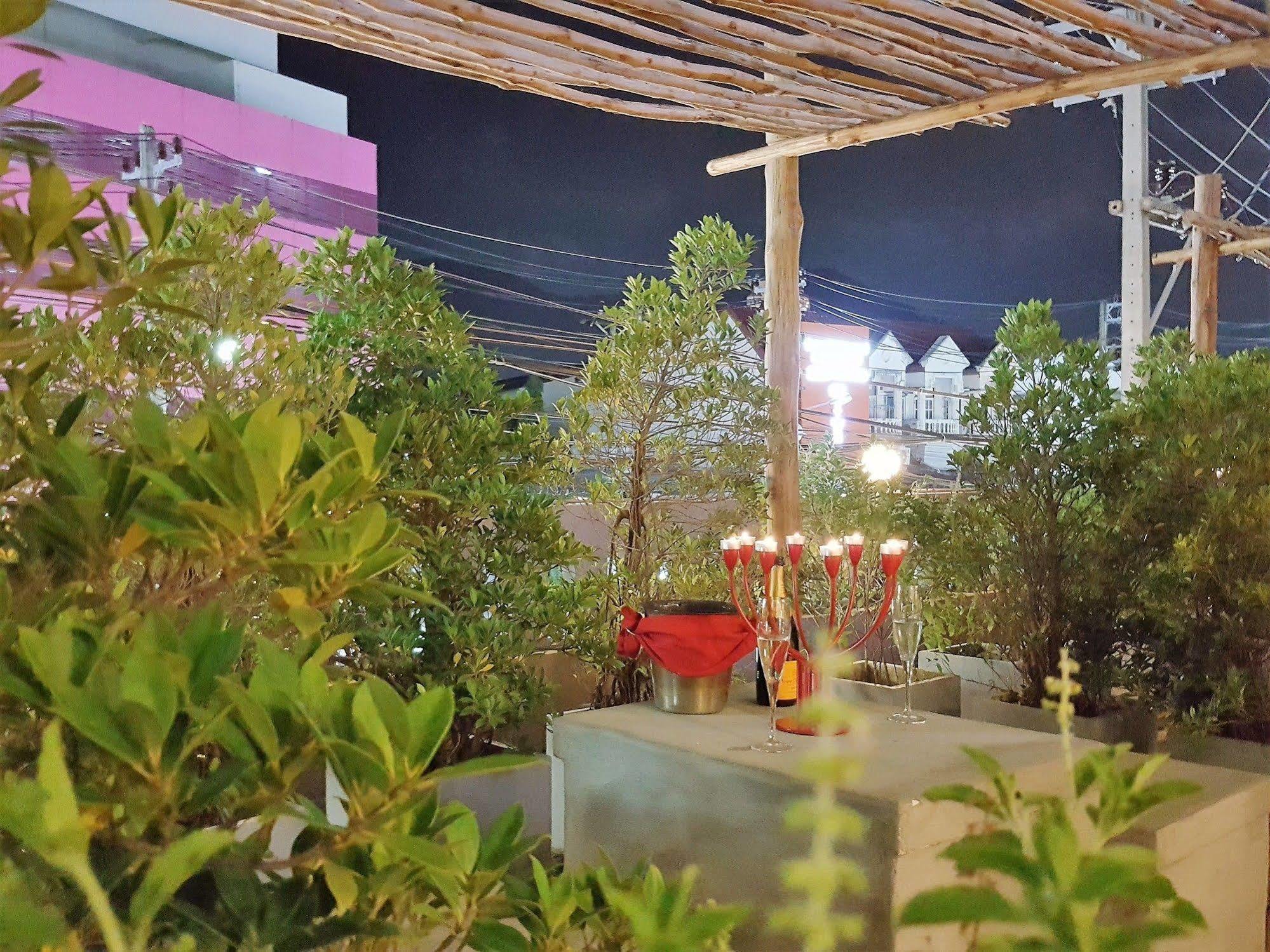 ลิมบุรี โฮมเทล Hotel Phuket ภายนอก รูปภาพ